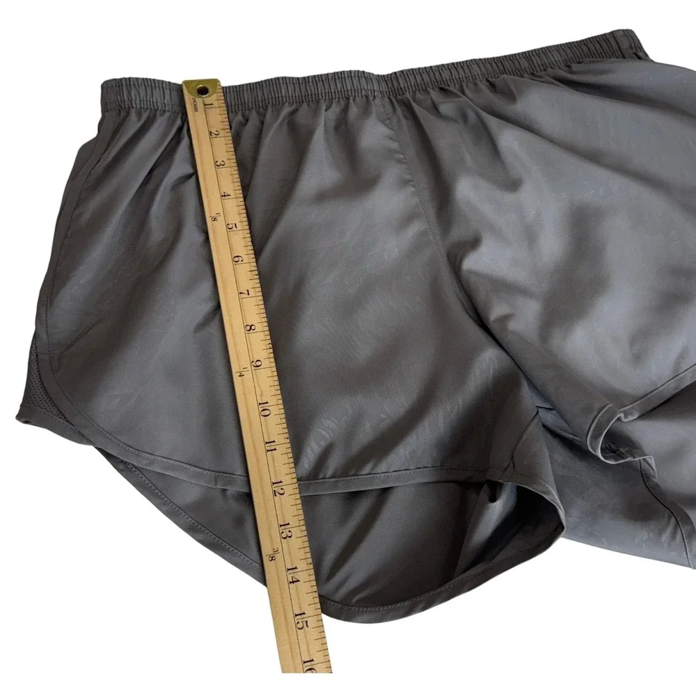 Nike Womens XL Dri-FIT Running Shorts Gray Athletic Gym‎ Zipper Pocket